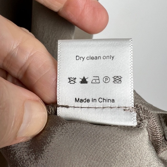 GREYLIN Taupe 100% Silk Ruffle Ladder Stitch Chic Classic Minimalist Top Sz S - Picture 7 of 7